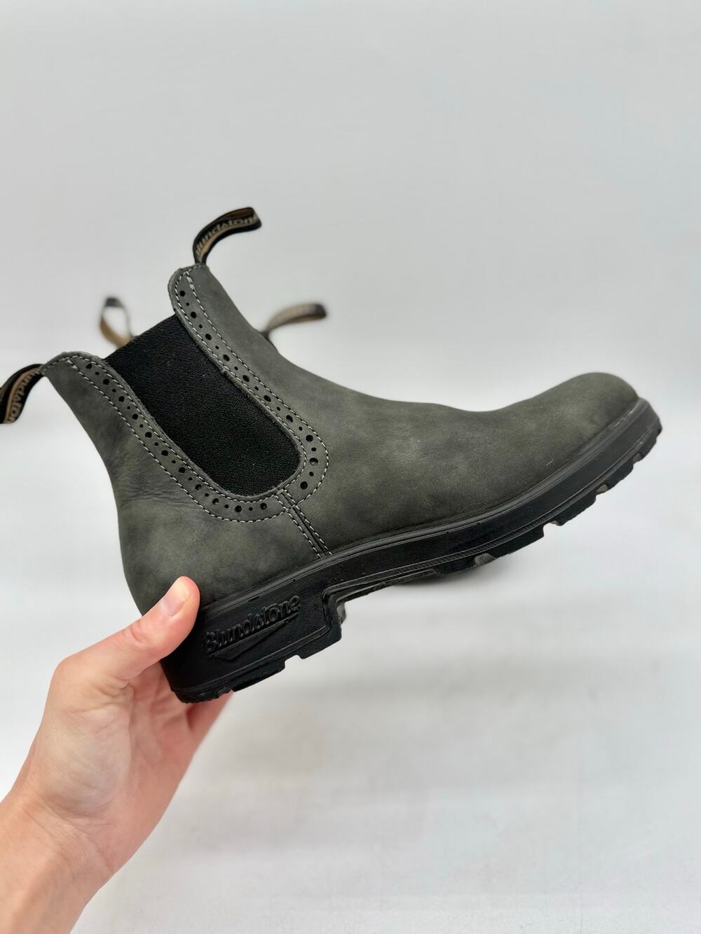 Blundstone Rustic Black 1630 Leather Pull-On Ankle Chelsea Boots Women's 7